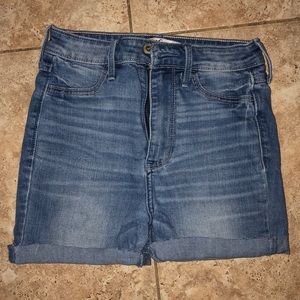 Stretchy Hollister shorts, never worn
